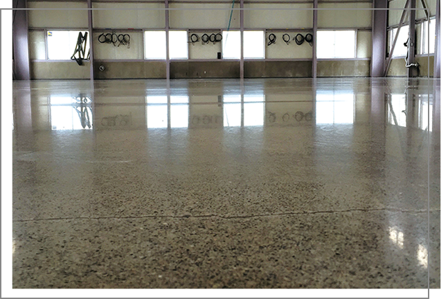 コマーシャルフィニッシュ | 商業用床面向け中光沢仕上げ